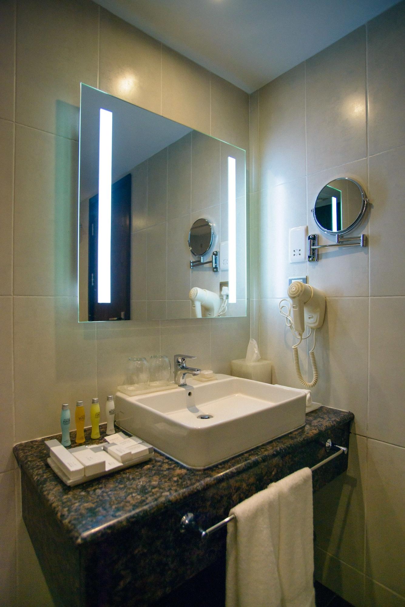 The Concord Hotel & Suites Nairobi Eksteriør bilde Bathroom
